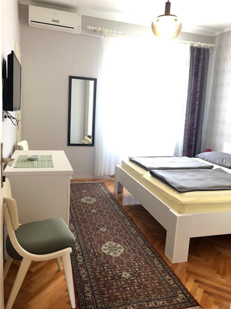 Apartments And Rooms By The Sea Barbat, Rab - 4973 Rab Town Exteriér fotografie