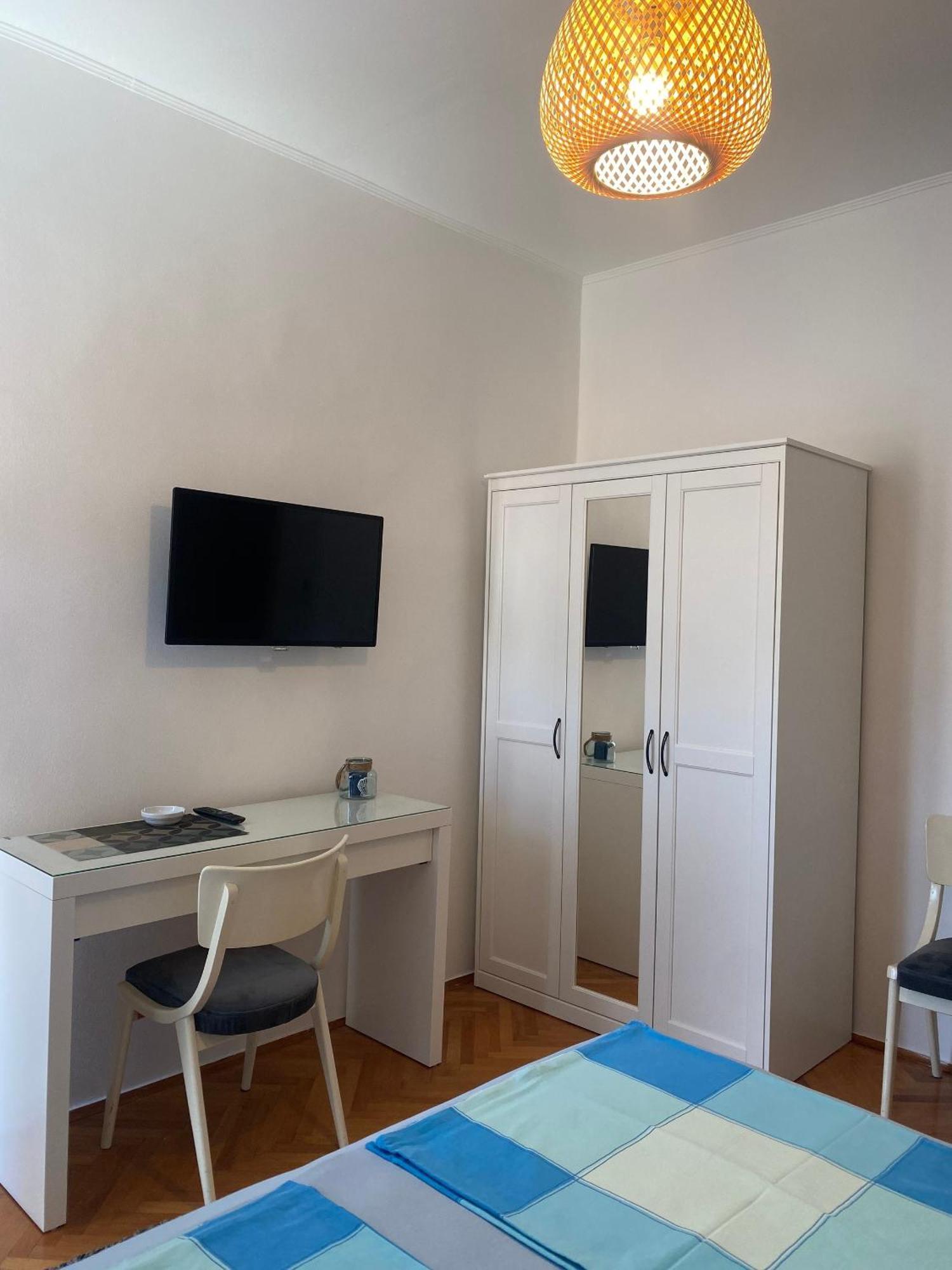 Apartments And Rooms By The Sea Barbat, Rab - 4973 Rab Town Pokoj fotografie
